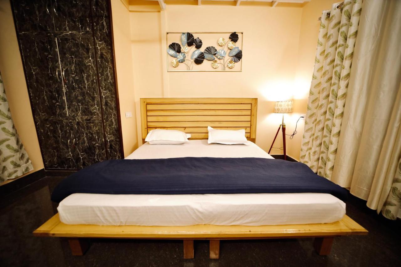The Location, A Penthouse Hotell Dehradun Exteriör bild