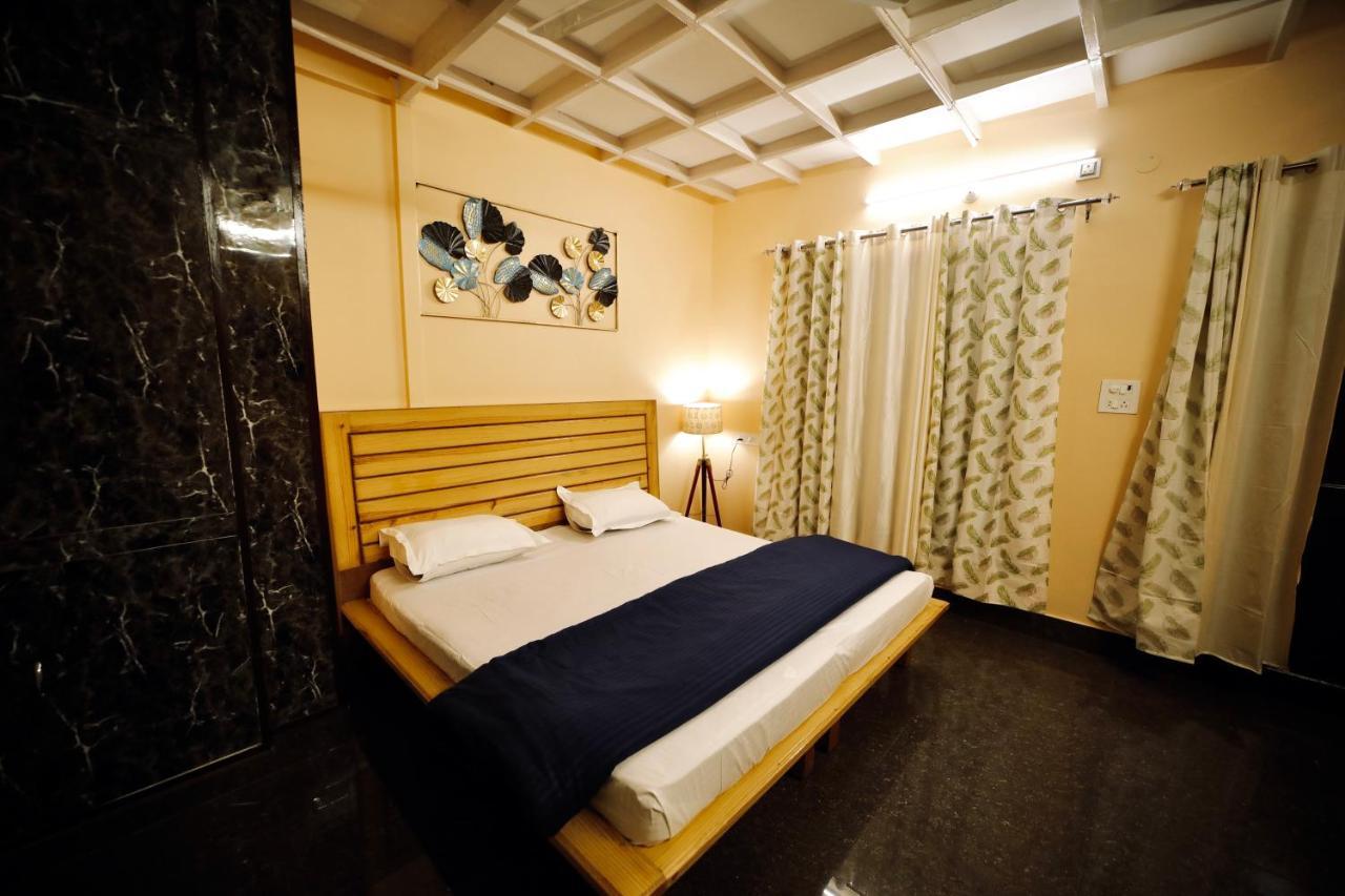 The Location, A Penthouse Hotell Dehradun Exteriör bild