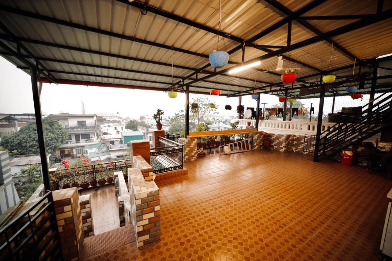 The Location, A Penthouse Hotell Dehradun Exteriör bild