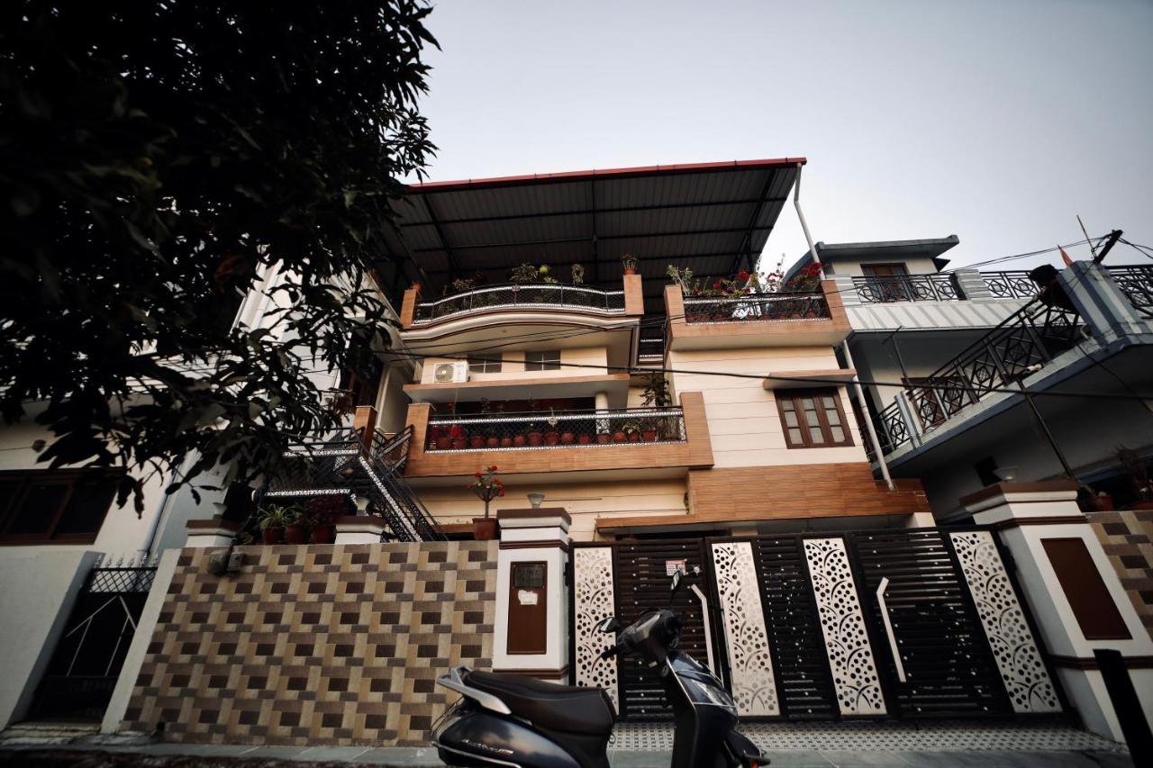The Location, A Penthouse Hotell Dehradun Exteriör bild