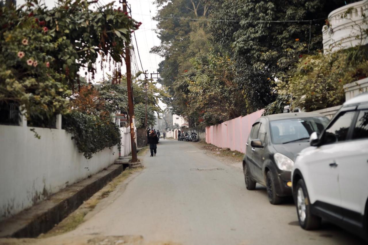 The Location, A Penthouse Hotell Dehradun Exteriör bild