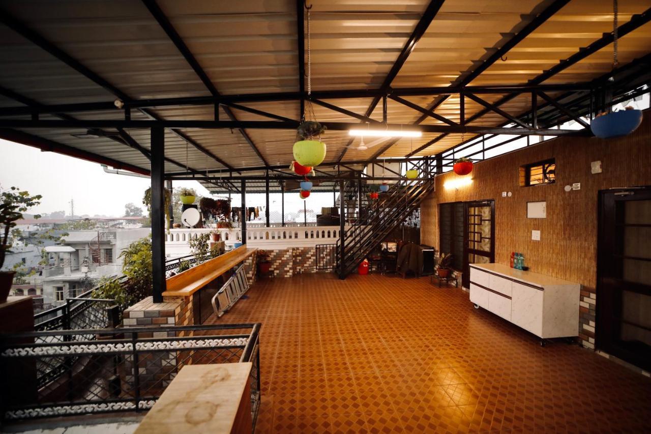 The Location, A Penthouse Hotell Dehradun Exteriör bild