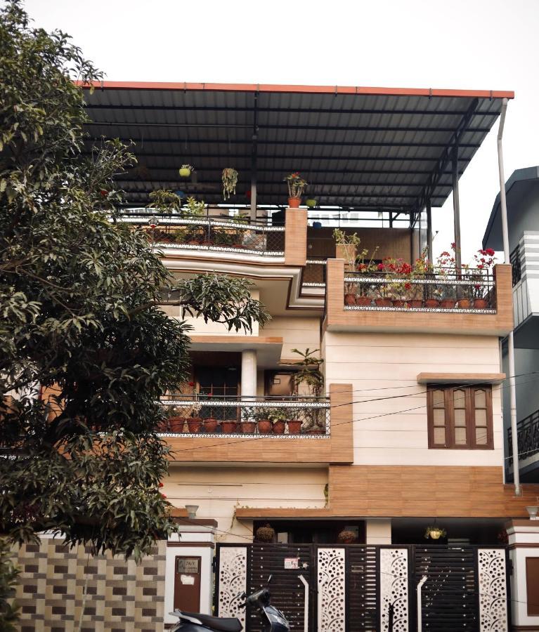 The Location, A Penthouse Hotell Dehradun Exteriör bild